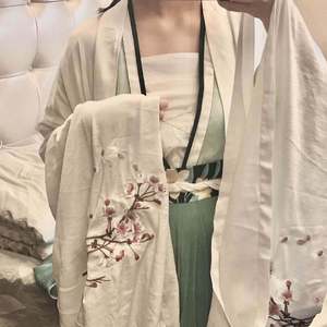 坤坤寒进桃子里在线看歌词动漫
